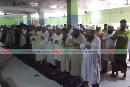 দিনাজপুরের চার উপজেলায় ঈদ উদযাপন 