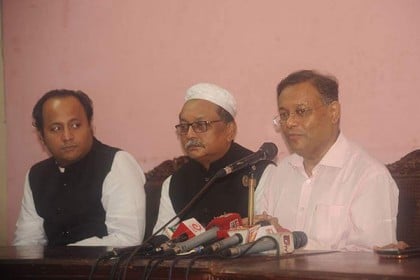 বিএনপির রাজনীতি এখন খালেদার হাঁটুর ব্যথায় আটকে গেছে : হাছান মাহমুদ