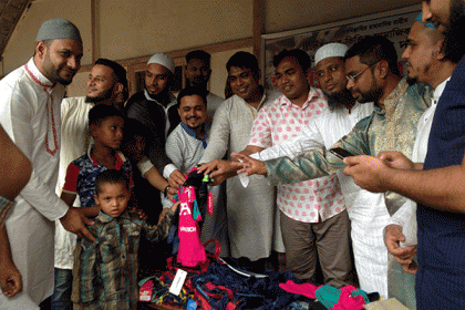 বিশ্বনাথে পথশিশুদের মাঝে ঈদবস্ত্র বিতরণ