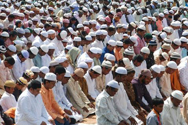 ভোলায় ঈদের প্রধান জামাত অনুষ্ঠিত