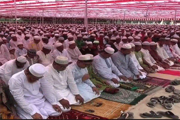 নাটোরে আনন্দ উৎস‌বে ঈদুল ফিতর উদযাপিত