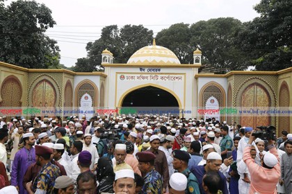 জাতীয় ঈদগাহে প্রধান জামাত অনুষ্ঠিত, দেশের শান্তি-সমৃদ্ধি কামনা