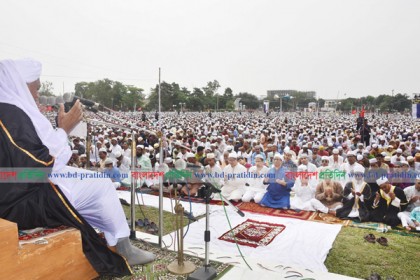 ঐতিহাসিক গোর-এ শহীদ মাঠে ঈদ জামাত অনুষ্ঠিত