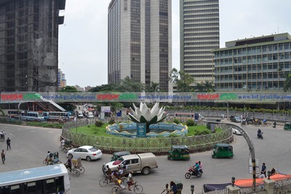 প্রথম কর্মদিবসে প্রাণ ফিরে পায়নি ঢাকা
