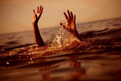 সিলেটে নৌকাডুবিতে স্কুলছাত্রীর মৃত্যু
