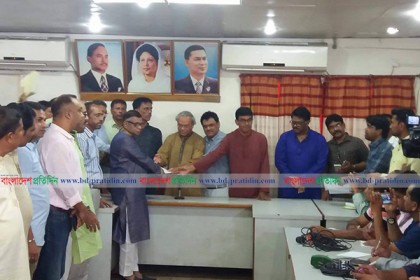 মনোনয়ন ফরম কিনলেন বুলবুল ও আরিফুল