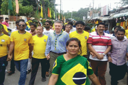 সমর্থকদের উৎসাহ দিতে মানিকগঞ্জে ব্রাজিল অ্যাম্বাসির কাউন্সিলর