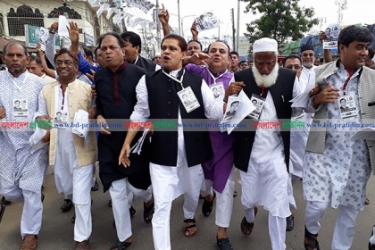 গাজীপুরের নির্বাচনী মাঠে কৃষকলীগের গণসংযোগ 