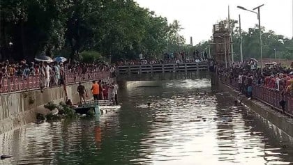 রাউজানে বাস খাদে পড়ে নিহত ৪