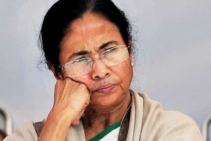 শেষ মুহূর্তে চীন সফর বাতিল মমতার
