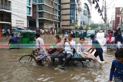 স্বস্তির বৃষ্টিতে দুর্ভোগে নগরবাসী