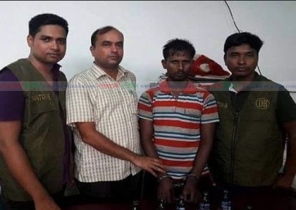 নাটোরে ১৫ বোতল ফেন্সিডিলসহ আটক ১