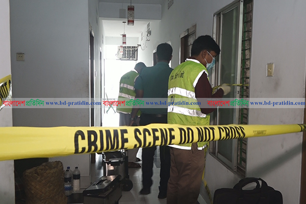 'পরকীয়ায়' খুন হয় সেই ব্যবসায়ী, তরুণী গ্রেফতার  
