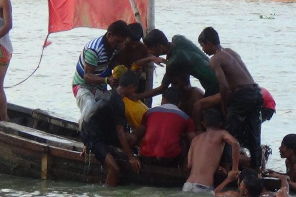শীতলক্ষ্যা নদীতে ডুবে ব্রাজিল সমর্থকের মৃত্যু

