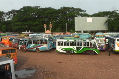 মালিক সমিতির দ্বন্দ্বে ঢাকা-শাহজাদপুর-পাবনা রুটে বাস চলাচল বন্ধ