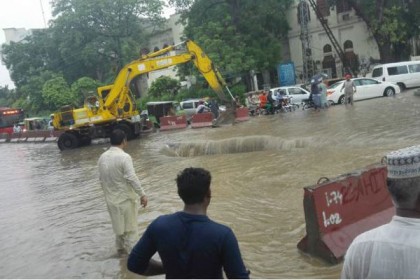 ভারী বর্ষণে পাকিস্তানে ৯ জনের মৃত্যু, আহত ১০