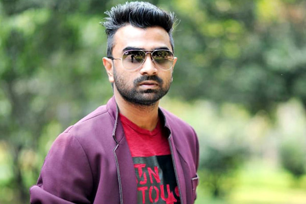 প্রবাসী মডেল নিয়ে ইমরানের নতুন গান (ভিডিও)