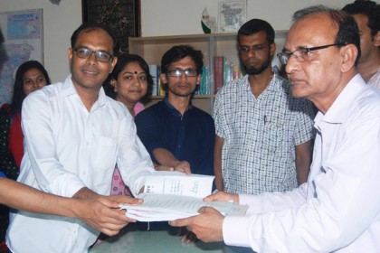 রাসিক নির্বাচনে প্রার্থিতা ফিরে পেলেন মুরাদ মোর্শেদ 