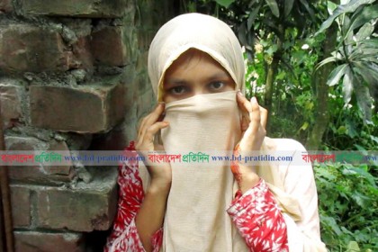 বিয়ের দাবিতে অন্তঃসত্ত্বা কলেজছাত্রীর চলছে অনশন

