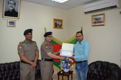 কুয়েতে বিএমসি কর্তৃক প্রবাসী সাংবাদিককে সম্মাননা