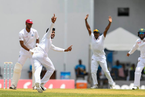 মোহাম্মদ রফিকের নামের পাশে জায়গা করে নিলেন মিরাজ