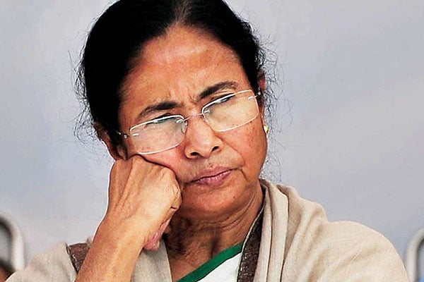 সরকারি কর্মকর্তাদের বিমানের ইকোনমি ক্লাসে যাওয়ার নির্দেশ মমতার