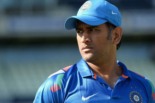 ভারতের হয়ে অনন্য মাইলফলক স্পর্শ ধোনির