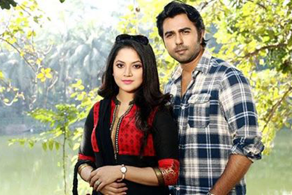 অপূর্ব-উর্মিলার 'নীল ফুল'