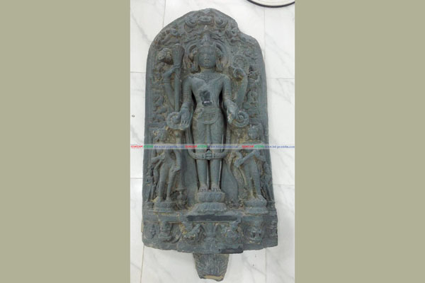 নাটোরে কোটি টাকার বিষ্ণুমূর্তি উদ্ধার
 