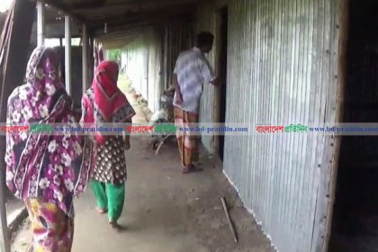 সাভারে শ্রমিক কলোনিতে ডাকাতি, গৃহবধূকে ধর্ষণ