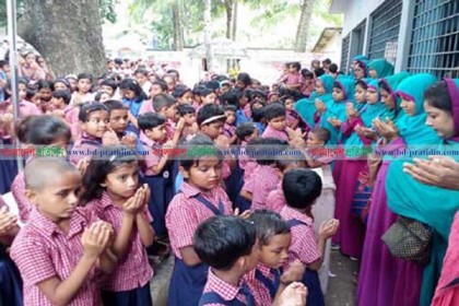 কলারোয়ায় প্রয়াত স্কুলছাত্রীর নামে সড়ক উদ্বোধন
