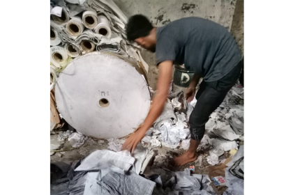 সূত্রাপুরে বইয়ের গুদামে আগুন