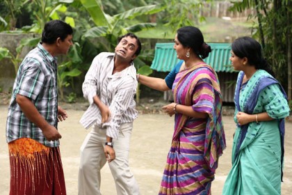 পঞ্চাশ লাখ পেরিয়ে  'মেন্টাল ফেমিলি'
