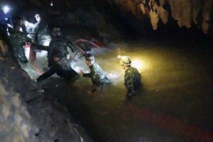 সেই গুহা থেকে আরও ২ খুদে ফুটবলার উদ্ধার