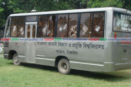টাঙ্গাইলে ফের মাভাবিপ্রবির শিক্ষকদের গাড়ি ভাঙচুর
