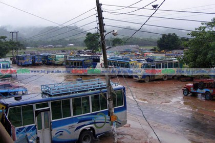 ১৬ জনকে অপহরণ; রাঙামাটি-খাগড়াছড়ি সড়ক অবরোধ