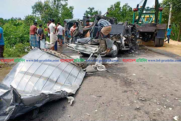চকরিয়ায় বাস-মাইক্রোবাসের মুখোমুখি সংঘর্ষে নিহত ২