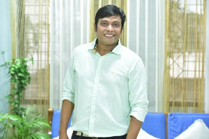 কয়েকজন তরুণ-তরুণীর দিশা খুঁজে পাওয়ার গল্প ‘চল যাই’ : মিলন