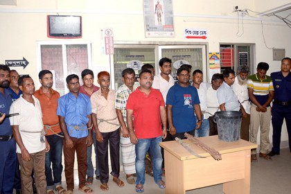 দিনাজপুরে বিএনপির ১৬ নেতাকর্মী আটক, ককটেল উদ্ধার
