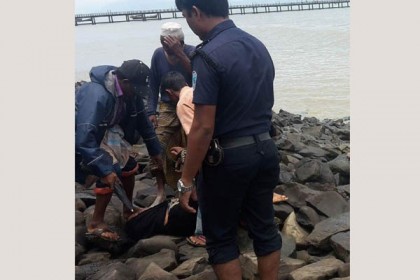 নাফ নদী থেকে জেলের লাশ উদ্ধার