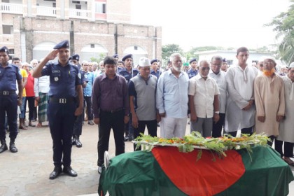 রাষ্ট্রীয় মর্যাদায় বীর মুক্তিযোদ্ধা এনাম আহসানের দাফন সম্পন্ন