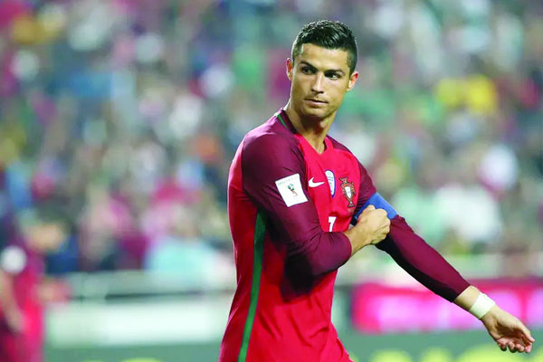 বিশ্বকাপে না থেকেও আলোচনায়!