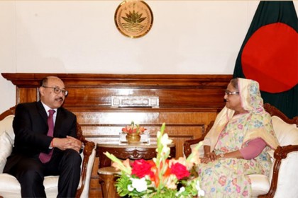 প্রধানমন্ত্রীর সঙ্গে ভারতীয় হাইকমিশনারের সাক্ষাৎ