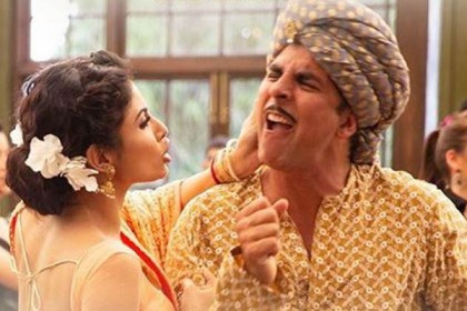 'স্ত্রী'র সামনেই নাচলেন নেশায় মত্ত অক্ষয়! (ভিডিও)