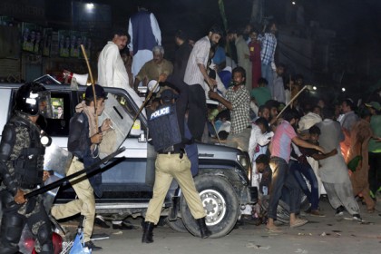 নির্বাচনের আগে কেন সহিংসতা পাকিস্তানে?