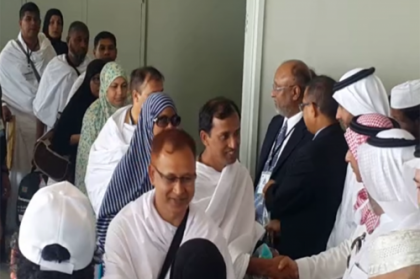 জেদ্দায় পৌঁছেছে প্রথম হজ ফ্লাইট