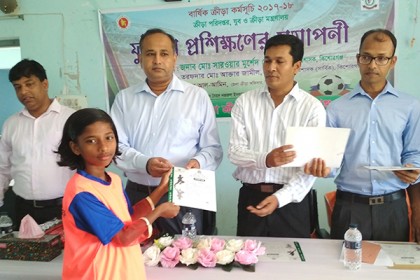 কিশোরগঞ্জে নারী ফুটবল প্রশিক্ষণ ক্যাম্প অনুষ্ঠিত