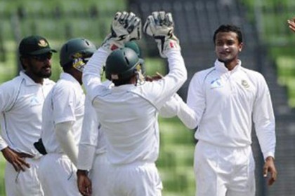 সাকিবের দুর্দান্ত বোলিংয়ে ১২৯ রানে অলআউট ওয়েস্ট ইন্ডিজ
