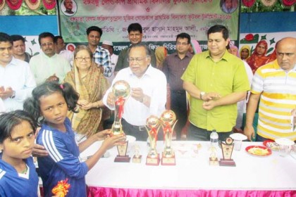 'শেখ হাসিনার উন্নয়ন দর্শনই দেশকে উন্নত করছে'

