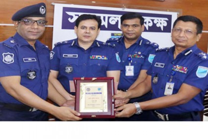 ফের শ্রেষ্ঠ এসপি হলেন নারায়ণগঞ্জের মঈনুল 
